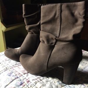 Naturalizer slouch Ankle boots
